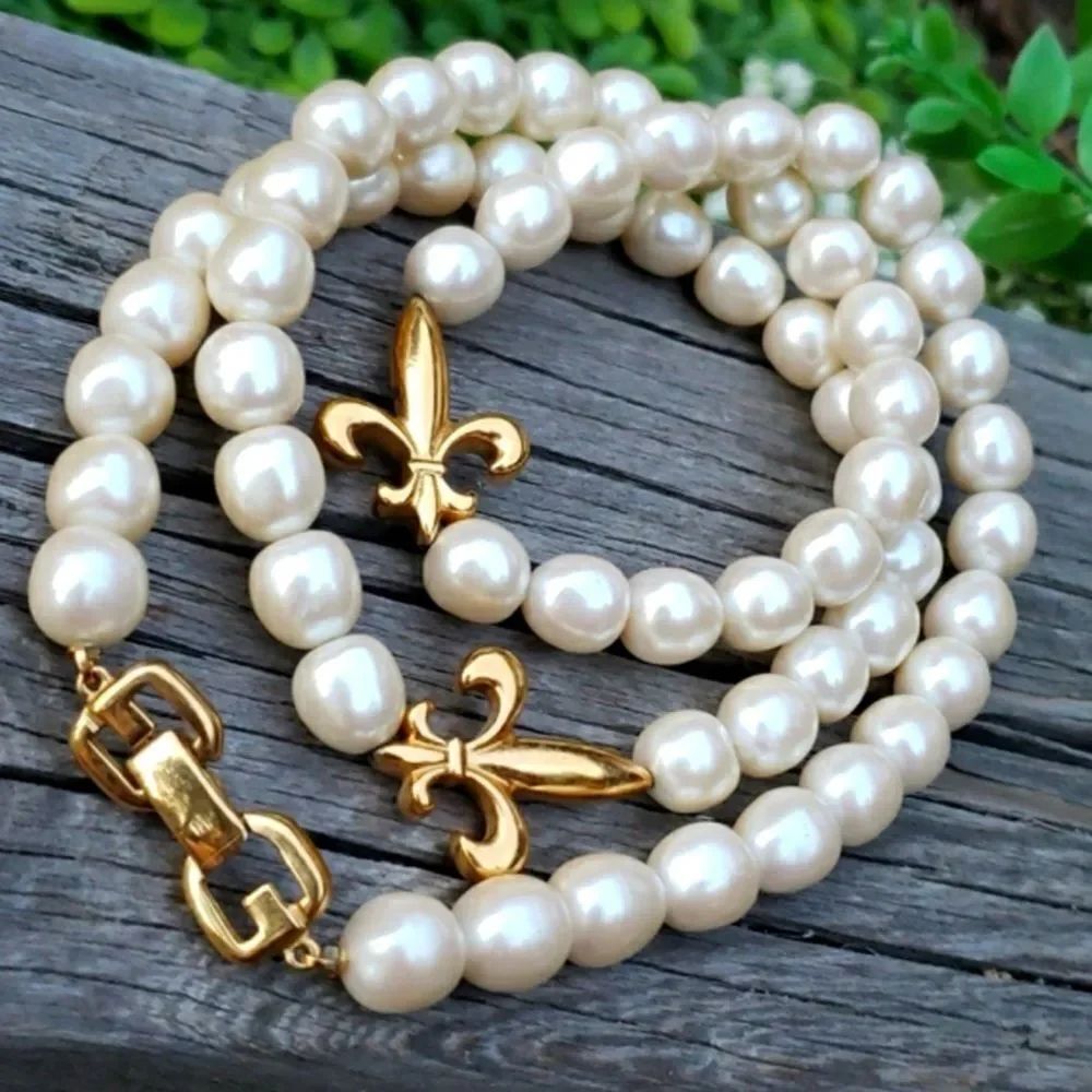 *Givenchy* VTG AUTHENTIC Classic Pearl Necklace with Gold Fleur-de-Lis Accents